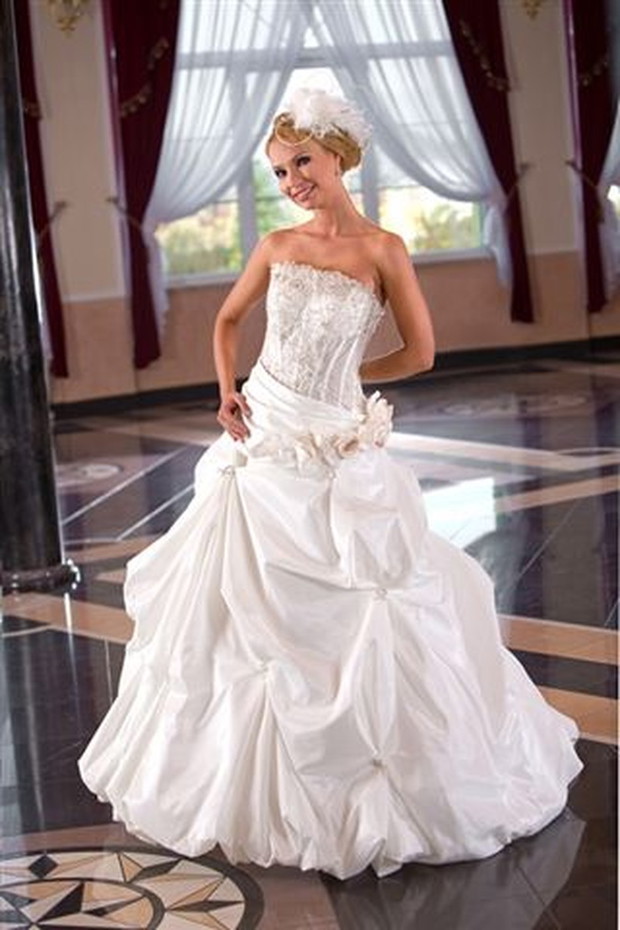 Najnowsza kolekcja mody ślubnej Emmi Mariage - zdjęcie