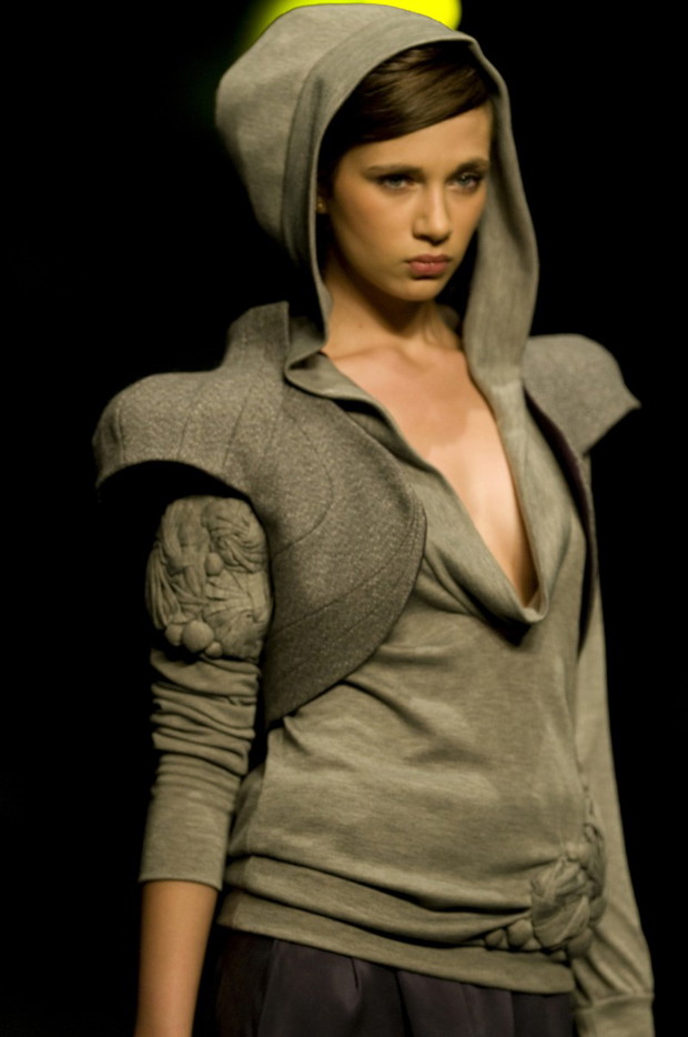 Pokazy młodych projektantów na Fashion Week Poland 2009 - zdjęcie