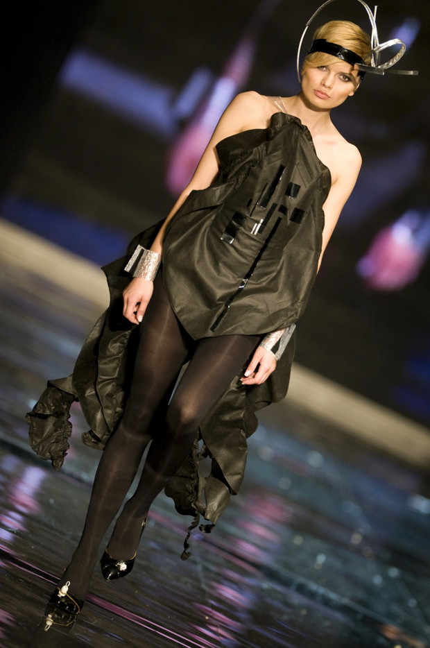 Pokazy młodych projektantów na Fashion Week Poland 2009 - zdjęcie