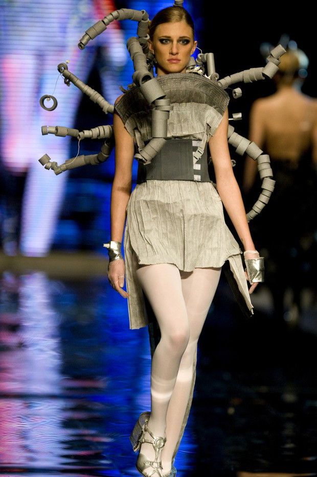 Pokazy młodych projektantów na Fashion Week Poland 2009 - zdjęcie