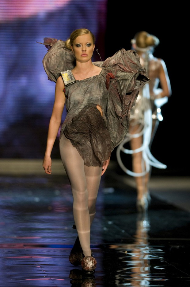 Pokazy młodych projektantów na Fashion Week Poland 2009 - zdjęcie