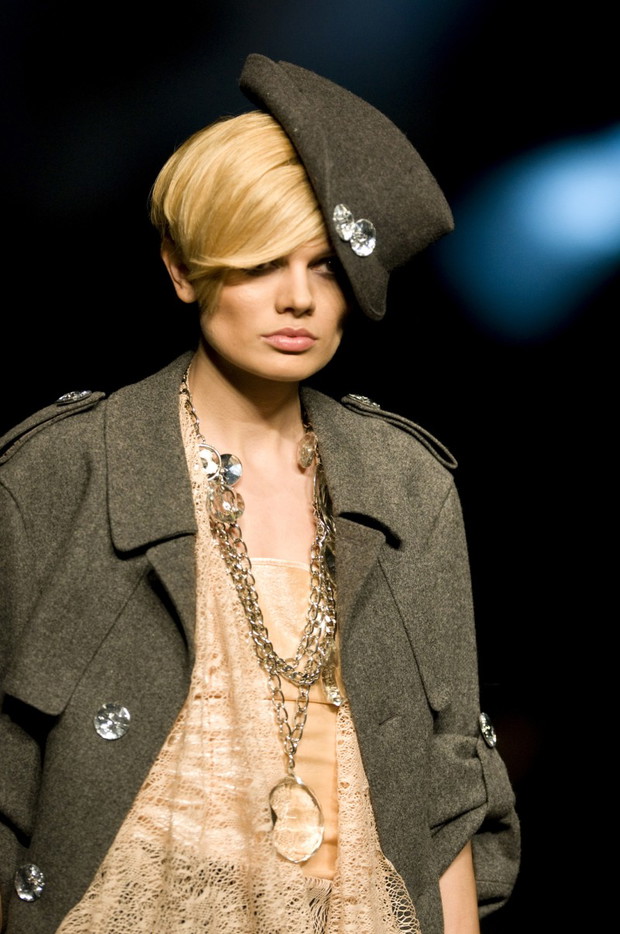 Pokazy młodych projektantów na Fashion Week Poland 2009 - zdjęcie