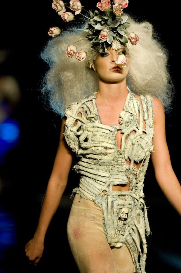Pokazy młodych projektantów na Fashion Week Poland 2009 - zdjęcie