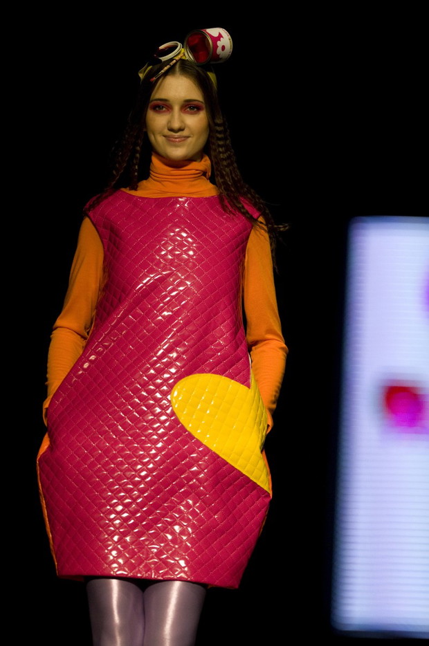 Pokazy młodych projektantów na Fashion Week Poland 2009 - zdjęcie