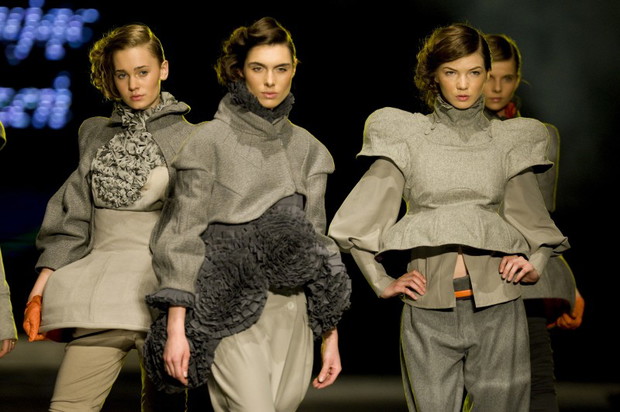 Pokazy młodych projektantów na Fashion Week Poland 2009 - zdjęcie
