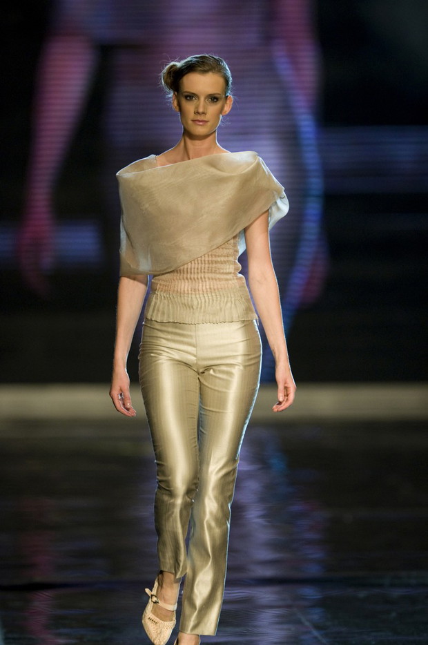 Pokazy młodych projektantów na Fashion Week Poland 2009 - zdjęcie