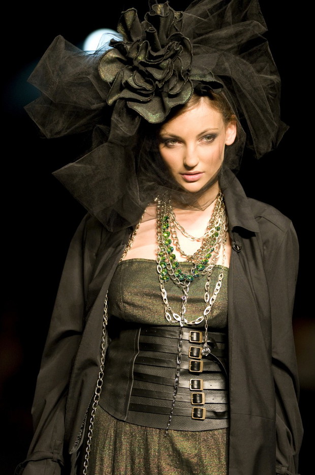 Pokazy młodych projektantów na Fashion Week Poland 2009 - zdjęcie