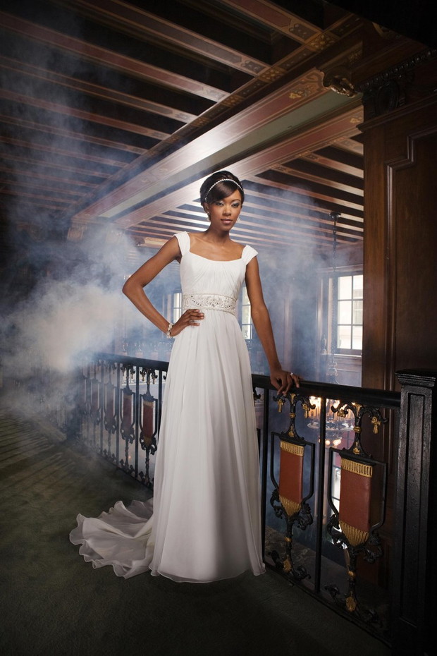 Kolekcja 2 Be Bride 2010 by Mon Cheri - zdjęcie