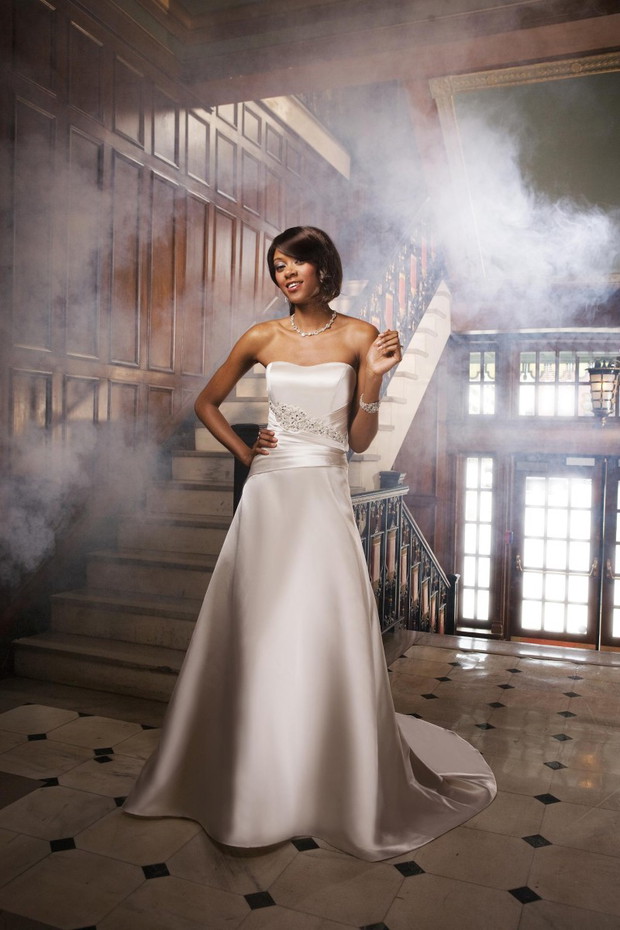 Kolekcja 2 Be Bride 2010 by Mon Cheri - zdjęcie