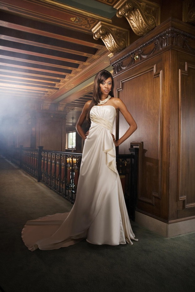 Kolekcja 2 Be Bride 2010 by Mon Cheri - zdjęcie