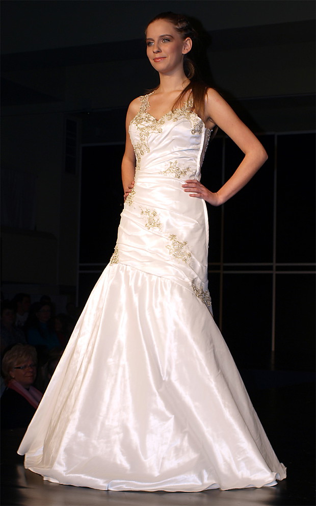 Trendy w modzie ślubnej na 2010 r. - zdjęcie
