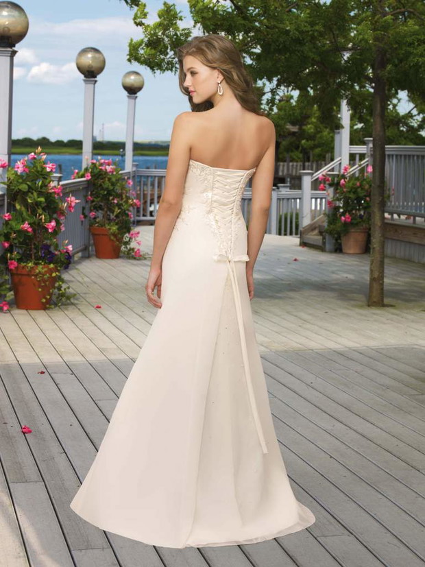 Kolekcja Voyage wiosna/lato 2010 od Mori Lee - zdjęcie