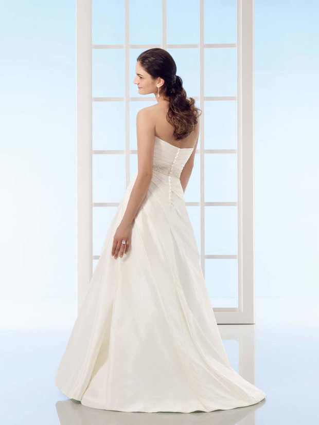 Kolekcja Voyage wiosna/lato 2010 od Mori Lee - zdjęcie
