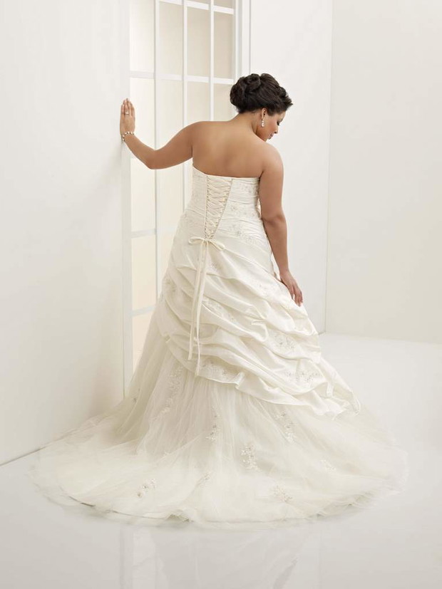 Mori Lee - kolekcja Julietta wiosna/lato 2010 - zdjęcie