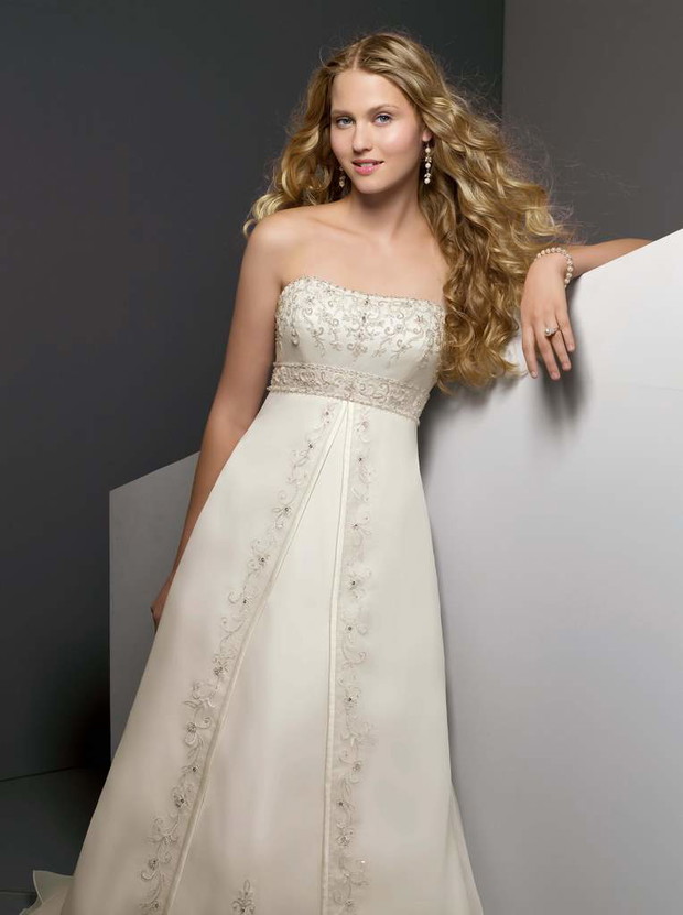 Wiosenno-letnia kolekcja Touch of Color marki Mori Lee - zdjęcie