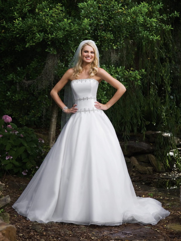 2be Bridal Elizabeth Darcy - suknie ślubne wiosna-lato 2010 - zdjęcie