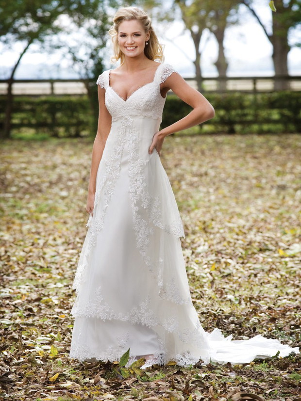 2be Bridal Elizabeth Darcy - suknie ślubne wiosna-lato 2010 - zdjęcie
