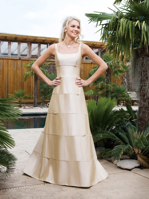 2be Bridal Elizabeth Darcy - suknie ślubne wiosna-lato 2010 - zdjęcie