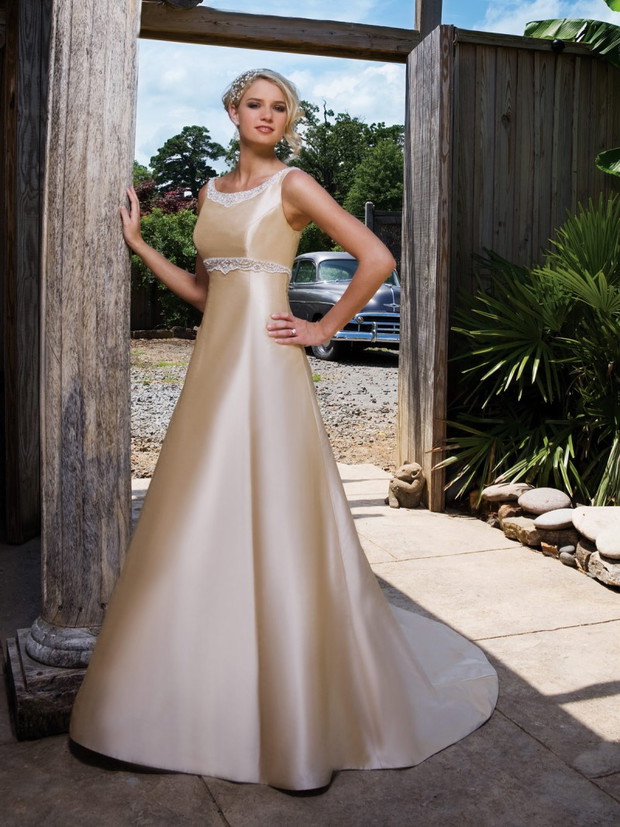 2be Bridal Elizabeth Darcy - suknie ślubne wiosna-lato 2010 - zdjęcie