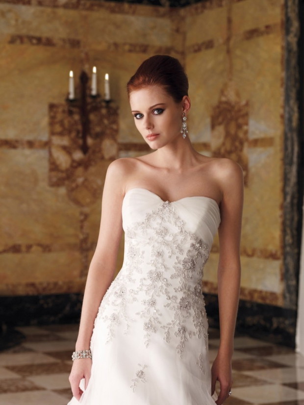 Kolekcja sukien ślubnych Sophia Tolli 2010 - zdjęcie