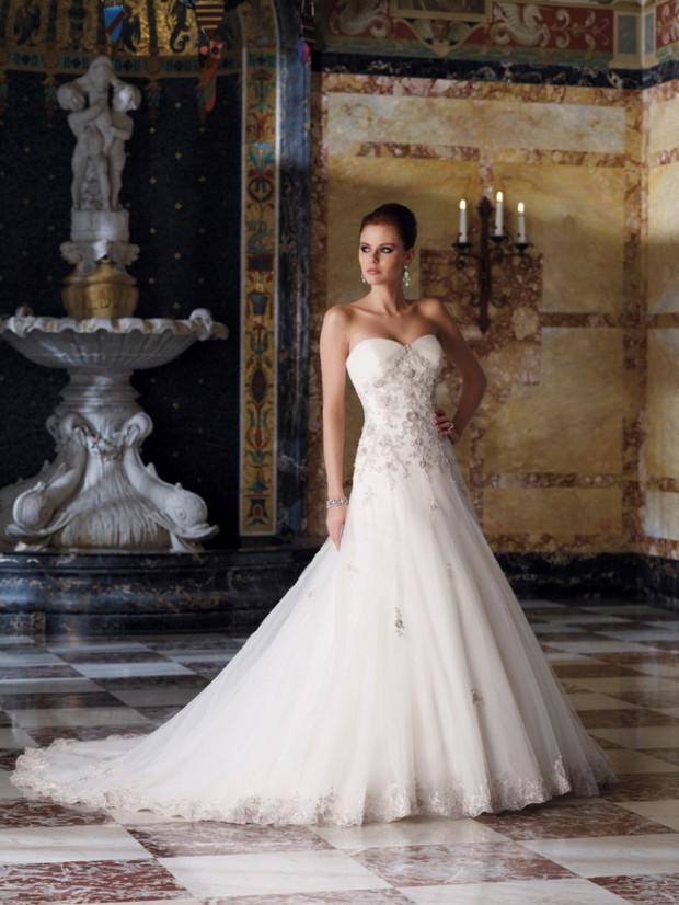 Kolekcja sukien ślubnych Sophia Tolli 2010 - zdjęcie