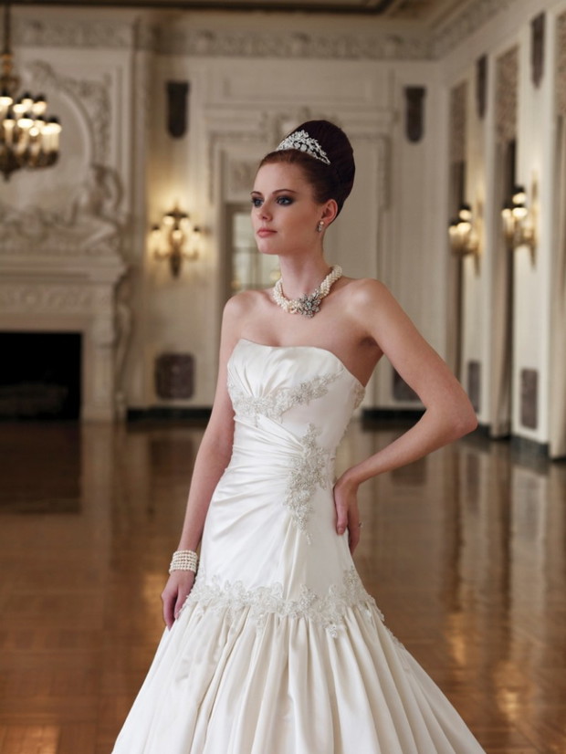 Kolekcja sukien ślubnych Sophia Tolli 2010 - zdjęcie