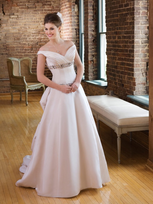 Wiosenno-letnia kolekcja sukien ślubnych 2be Bridal Isabella Chessari - zdjęcie