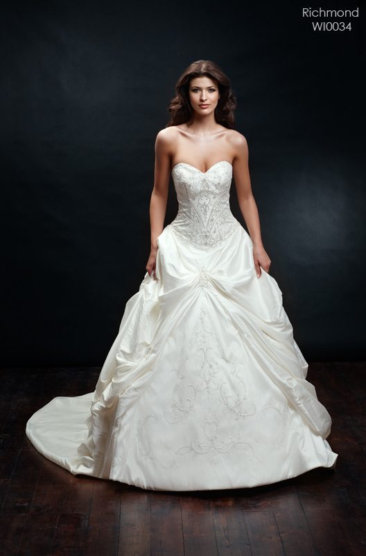 Suknie ślubne Wings Bridal wiosna/lato 2010 - zdjęcie