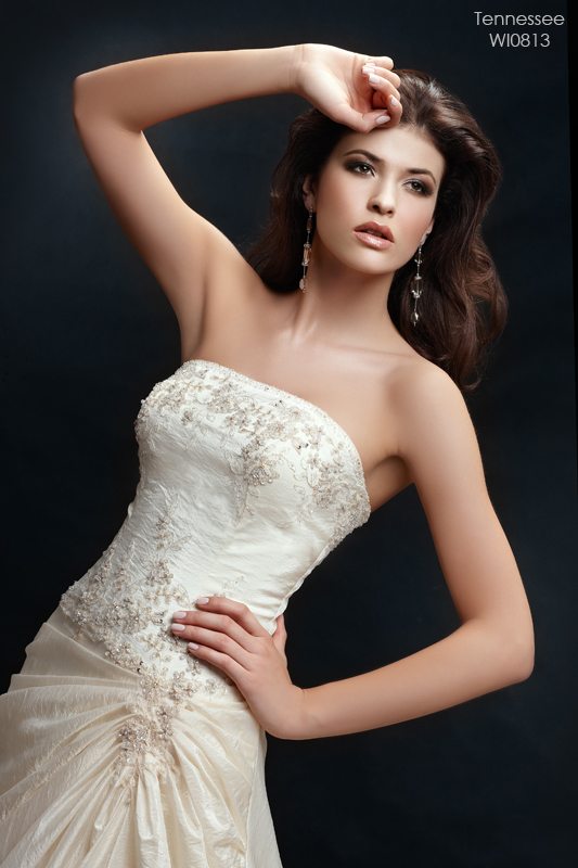 Suknie ślubne Wings Bridal wiosna/lato 2010 - zdjęcie