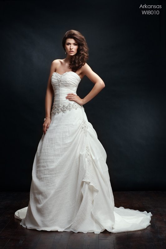 Suknie ślubne Wings Bridal wiosna/lato 2010 - zdjęcie