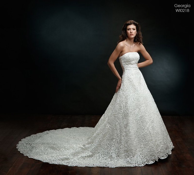 Suknie ślubne Wings Bridal wiosna/lato 2010 - zdjęcie