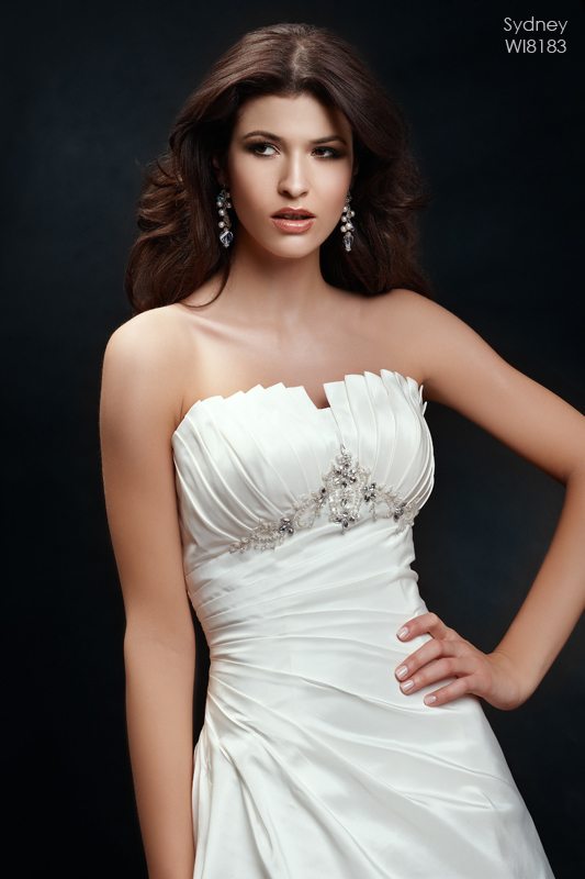 Suknie ślubne Wings Bridal wiosna/lato 2010 - zdjęcie