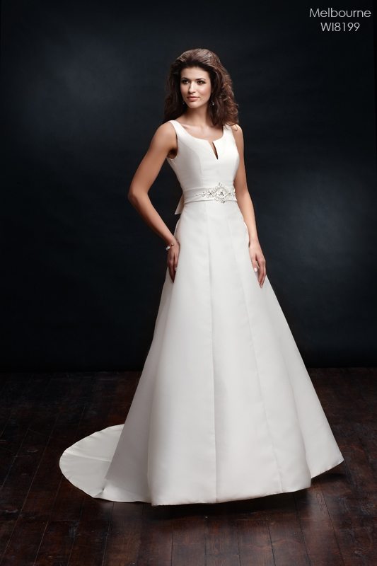 Suknie ślubne Wings Bridal wiosna/lato 2010 - zdjęcie