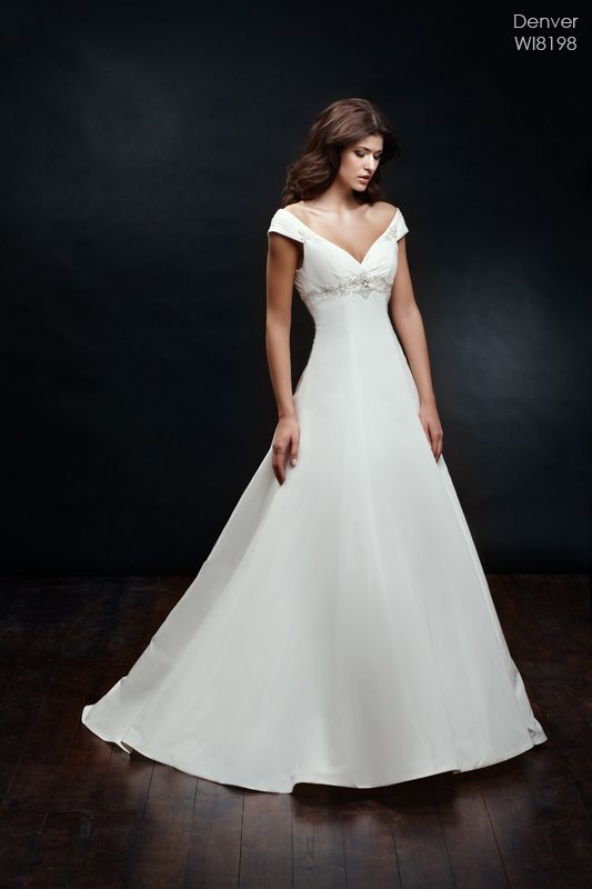 Suknie ślubne Wings Bridal wiosna/lato 2010 - zdjęcie