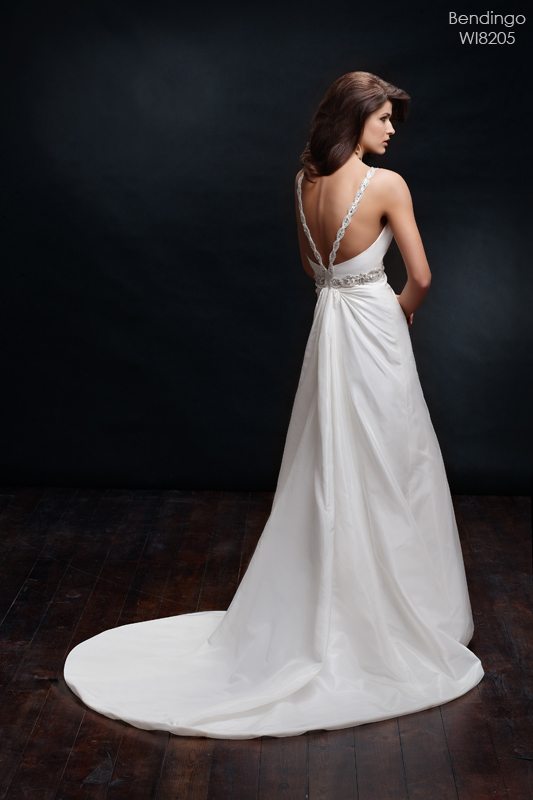 Suknie ślubne Wings Bridal wiosna/lato 2010 - zdjęcie