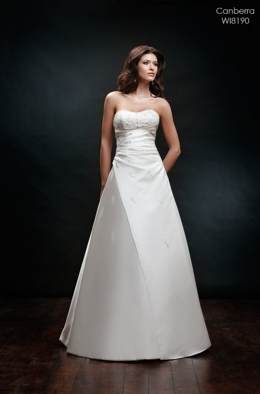 Suknie ślubne Wings Bridal wiosna/lato 2010 - zdjęcie