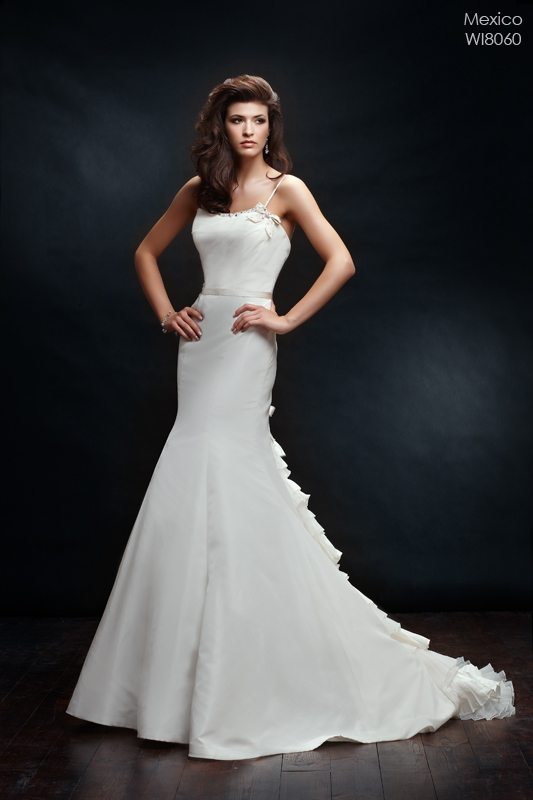 Suknie ślubne Wings Bridal wiosna/lato 2010 - zdjęcie