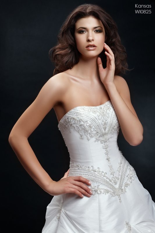 Suknie ślubne Wings Bridal wiosna/lato 2010 - zdjęcie