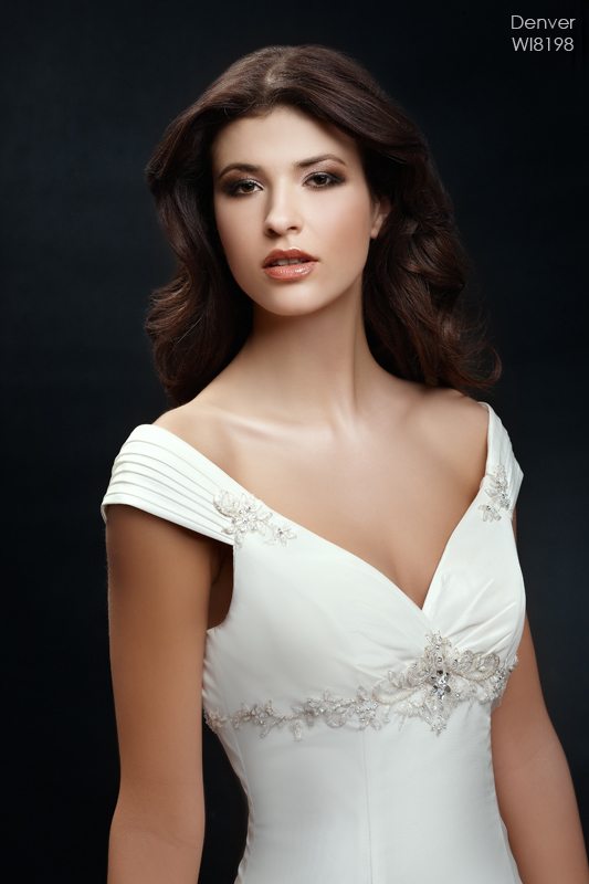 Suknie ślubne Wings Bridal wiosna/lato 2010 - zdjęcie