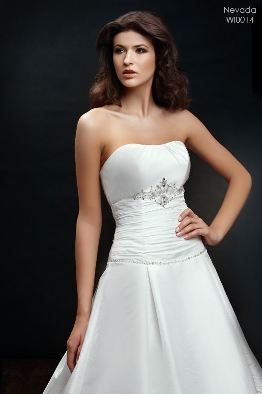 Suknie ślubne Wings Bridal wiosna/lato 2010 - zdjęcie