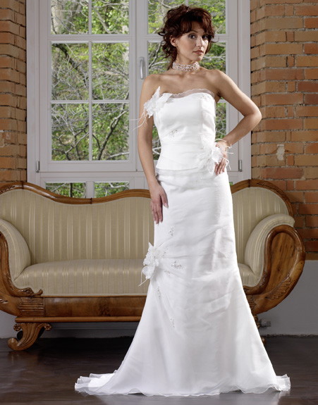 Suknie ślubne Satine - kolekcja 2010 - zdjęcie