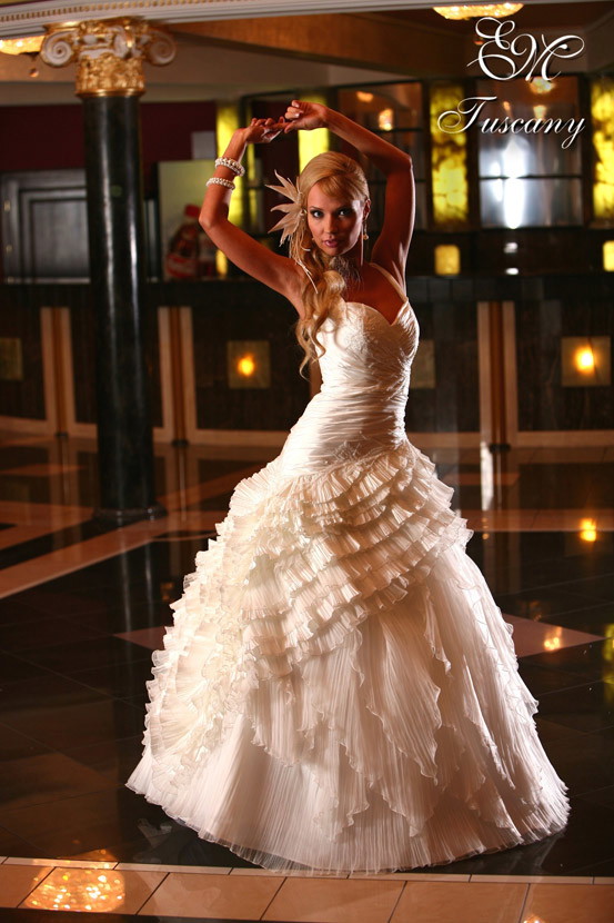 Emmi Mariage - suknie ślubne 2009 - zdjęcie