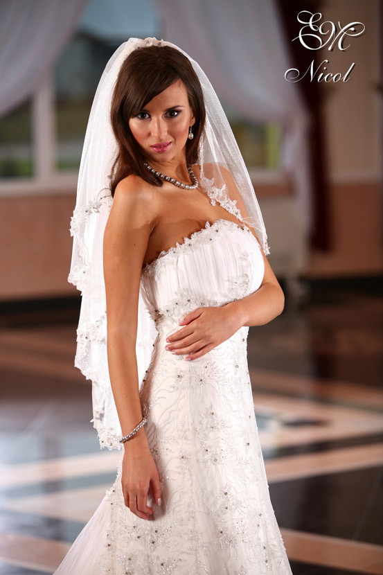 Emmi Mariage - suknie ślubne 2009 - zdjęcie