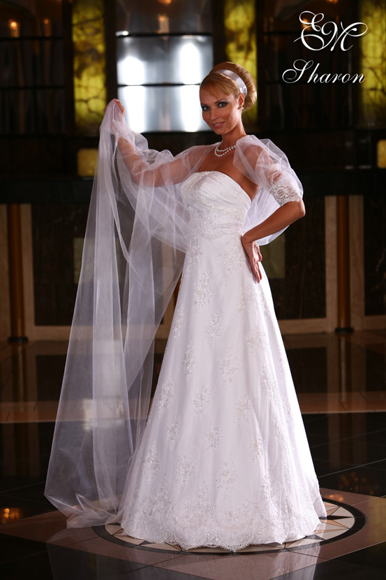 Kolekcja sukien ślubnych Emmi Mariage 2009 - zdjęcie
