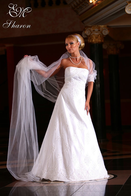 Kolekcja sukien ślubnych Emmi Mariage 2009 - zdjęcie