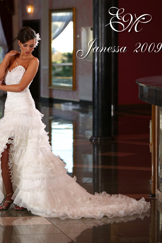 Kolekcja sukien ślubnych Emmi Mariage 2009 - zdjęcie