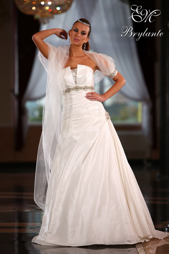 Suknie ślubne Emmi Mariage 2009 - zdjęcie