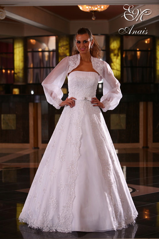 Suknie ślubne Emmi Mariage 2009 - zdjęcie