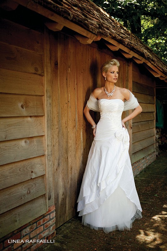 Suknie ślubne Linea Rafaelli wiosna-lato 2010 - zdjęcie