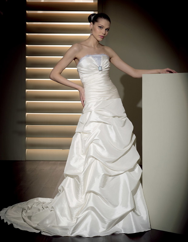 Suknie ślubne Novia d'Art 2010 - zdjęcie